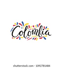 Las letras caligráficas escritas a mano citan a Colombia con elementos decorativos en colores de bandera. Objetos aislados sobre fondo blanco. Ilustración vectorial. Diseño de la bandera del día de la independencia.