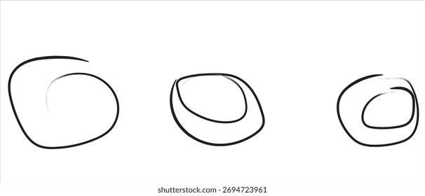Elementos desenhados à mão, incluindo círculos, um X e uma seta com textura de traçado de pincel em um branco