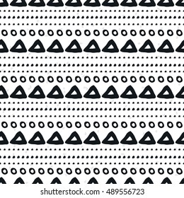 Hand-drawn geometric seamless pattern