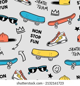 Hand-drawn skateboarding elements seamless pattern. Skate background. Skateboarding doodle illustration. Vector illustration. Seamless pattern with sunglasses, skateboard, hat etc.
