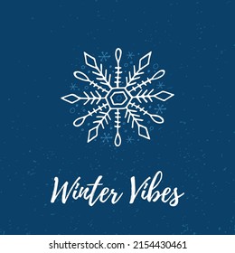 Un copo de nieve dibujado a mano. Ilustración vectorial en estilo doodle. Ánimo de invierno. Hola 2023. Feliz Navidad y Feliz Año Nuevo. Elemento blanco sobre un fondo azul.