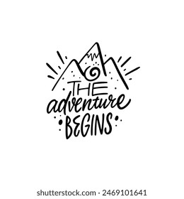 La tipografía dibujada a mano con ilustración de montaña y el eslogan La aventura comienza inspira exploración y motivación