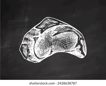 Dibujado a mano boceto vectorial de carne de res, pedazo de carne en el fondo de pizarra. Ilustración vintage. Decoraciones para el menú de cafés y etiquetas. Grabado.	