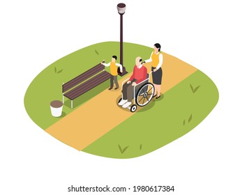 Behinderte Person isometrische Vektorkonzept. Behinderter älterer Mann, der auf dem Rollstuhl sitzt und von seiner Tochter im Park geschoben wird