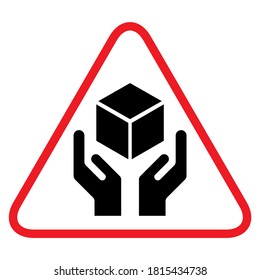 Manejar con cuidado icono plano con triángulo rojo aislado en fondo blanco. Símbolo de paquete frágil. Ilustración de vector de etiqueta