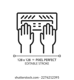 Hands mit Braille-Tastatur Pixel perfekte lineare Symbol. Geräte für Anwender mit Sehproblemen. Blinde Unterstützung. Dünne Illustration. Contour-Symbol. Vektorgrafik-Zeichnung. Bearbeitbarer Hub