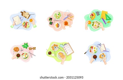 Manos que toman el desayuno encima de la mesa con la comida en el vector de placa