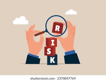 Manos con lupa y cúbica sobre la pila con la palabra RISK. Gestión de riesgos, control o evaluación para perder dinero en la inversión. Ilustración vectorial plana