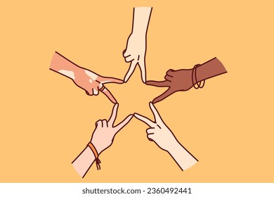 Manos de personas multirraciales formando estrellas desde los dedos, por la tolerancia conceptual y la no discriminación. Manos de diferentes personas juntas mostrando gesto de solidaridad y paz