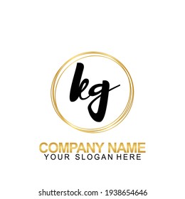 Letra inicial de diseño del logotipo de escritura a mano KG