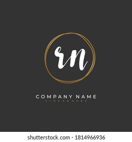 Letra inicial manuscrita RN para identidad y logotipo. Plantilla de logotipo de vectores con escritura a mano y estilo de firma.