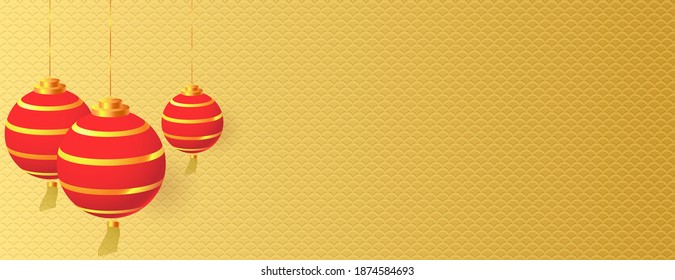 Linternas de papel rojo y oro colgando. Decoración para el festival chino de Año Nuevo y farolillos