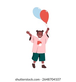 Feliz garoto negro segurando balão. Criança afro-americana sorridente caminhando com balão de ar de hélio na mão, comemorando o feriado. Menina excitada festiva. Ilustração de vetor plano isolada no plano de fundo branco