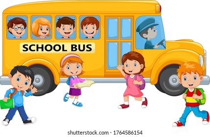 Niños Felices Y Autobús Escolar