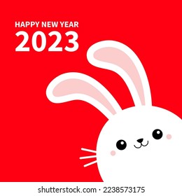 Feliz Año Nuevo Chino 2023. El año del conejo. Cabeza de carita conejita en la esquina. Kawaii lindo dibujo animado divertido sonriente personaje de bebé. Animales de granja blancos. Fondo rojo. Aislado. Diseño plano. Vector