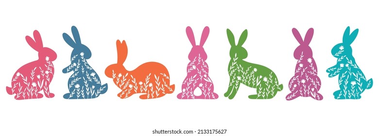 Banner de Happy Easter con flores decoradas con conejillos. Tarjeta de saludo de vacaciones con ilustración vectorial de conejos de dibujos animados aislados en blanco.