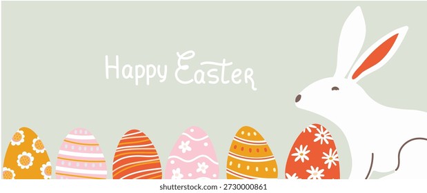Feliz Anuncio de Pascua con lindo conejo blanco y coloridos huevos de Pascua. Diseño de vacaciones simple sobre fondo verde suave. Ideal para ventas de temporada y tarjetas de felicitación. Ilustración vectorial