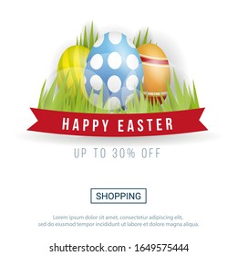  Feliz Pascua. Ilustración del viajero de fiesta con huevos pintados, hierba verde y elementos tipográficos sobre fondo blanco. Plantilla de diseño de afiches para celebración de primavera