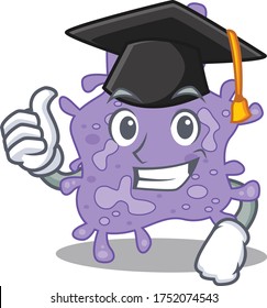 Schönes Gesicht des Staphylococcus aureus in schwarzem Graduierungsmütze für die Zeremonie