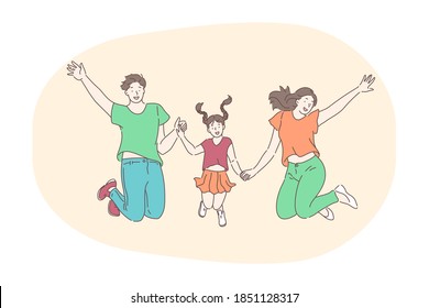 Familia feliz, paternidad, concepto de tener hijos. Jóvenes padres felices padre y madre caricaturistas saltando y divirtiéndose con una hija pequeña. Juntos, felicidad, pareja