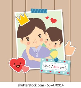  Feliz Día del Padre. Foto de padre de caricatura e hijo abrazándose juntos. Fotografía decorada con stickers y memo escrito "¡Papá, te amo!" sobre una pared de madera marrón. Ilustración vectorial.