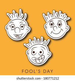 Happy Fool's Day funky concepto con caras graciosas con un fondo amarillo brillante.