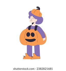 Niña feliz en la fiesta de Halloween de pie en la ilustración de vectores de disfraces de calabaza