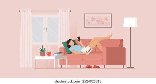 Chica feliz relajándose en el sofá en casa y redes sociales con su teléfono inteligente