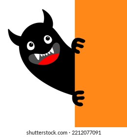 Feliz Halloween. Monster mira desde la esquina. Silhouette de cara negra. Cute Funny Kawaii, personaje de caricatura. Cuernos, dientes, manos, lengua. Impresión pegatina. Boo. Diseño plano. Fondo naranja. Vector