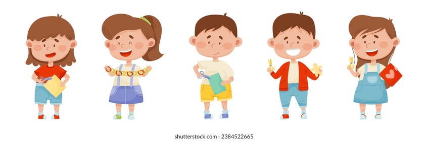 Caracteres de niños felices que hacen juego de vectores de aplicación de papel