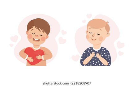 Los niños felices se aman a sí mismos. Niños felices sosteniendo el corazón rojo y abrazándose. Autoaceptación, autocuidado, concepto de felicidad cartografía ilustración vectorial