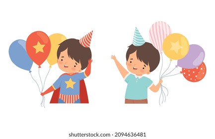 Happy Little Boy Trag Kone Geburtstagshut mit Balloons und Wave Hand jubeln über Holiday Vector Set