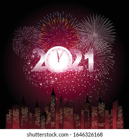 Feliz año nuevo 2021 con fuegos artificiales. Los fuegos artificiales muestran colores para las vacaciones.
