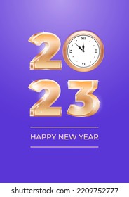 Feliz Año Nuevo 2023, plantilla vectorial. Números Gold 3D y un reloj en un fondo violeta. Puede utilizarse como tarjeta de felicitación, pancarta o invitación.