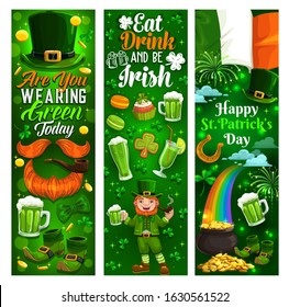 Feliz Día de los Patrones, carteles de celebración de fiestas de vacaciones. Vector San Patricio día Banderas de Irlanda, hojas de trébol de shamrock y leprechaun con pinta de oso verde, arco iris en monedas de oro cauldron