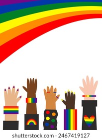 Happy Pride Flyer Karte. Diverse weiße und bipoc erhobene Hände mit schwulen Symbolen. Dekoration der Regenbogenflagge. Vektorgrafik flache Abbildung.