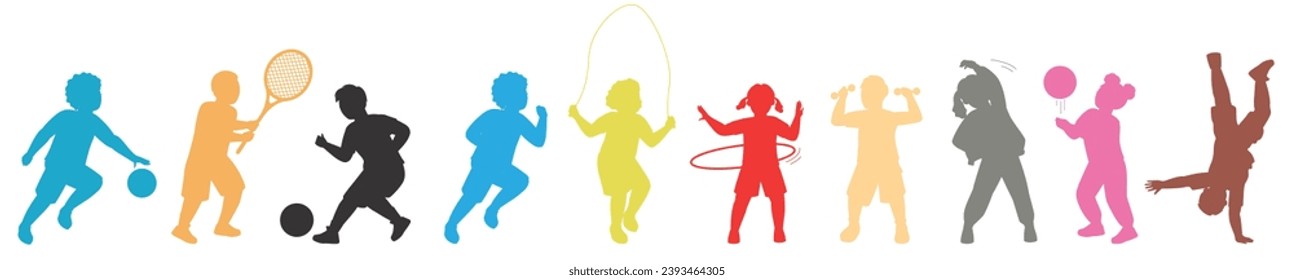 Niños deportivos felices jugando al tenis, al fútbol, a los partidos de baloncesto, haciendo ejercicio físico, saltando la cuerda, girando la silueta colorida hula-hoop ilustración vectorial aislada puesta en el fondo blanco