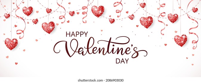 Feliz banner del día de San Valentín con decoración de corazones brillantes rojos. Fondo de vacaciones. Cintas y confeti. Texto escrito a mano. Marco romántico, borde. Excelente para carteles de boda o del día de la madre. Vector.