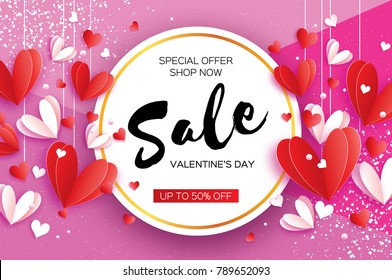 Feliz Día de San Valentín. Oferta de venta. Origami rojo, corazones blancos cortados de papel en estilo magenta. Marco circular. Texto. Cartel del mercado de compras. Vacaciones románticas.Amor. 14 de febrero.