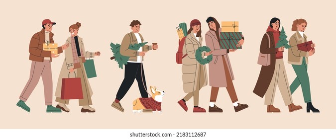 Felices personas caminando en ropa exterior llevando cajas de regalos, árboles de Navidad, bolsas de compras, preparándose para Navidad y Año Nuevo. Ilustración vectorial dibujada a mano aislada en el fondo de la luz. Estilo de caricatura plano.