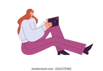 Mujer feliz con tablet pc, computadora, sentada en el piso. Perfil de chica joven, sosteniendo un gadget. Personaje femenino usando un dispositivo, mirando a un lado, sonriendo. Ilustración vectorial plana aislada en fondo blanco