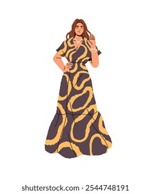 Mujer joven feliz en vestido estampado festivo dice hola, saludando con la mano. Chica famosa gesticulando, saludo y sonrisas. Celebridad dama de bienvenida. Ilustración vectorial aislada plana sobre fondo blanco