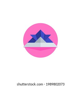 Icono plano del origami de sombrero aislado en fondo blanco 