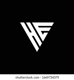 Monograma de la letra del logotipo con la plantilla de diseño de forma triangular aislada en fondo negro