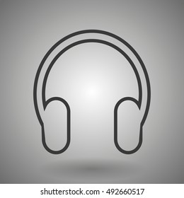 Headphones linear icon. Thin line illustration. Listen music contour symbol. Vector isolated outline drawing