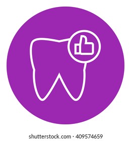 Healthy tooth line icon.