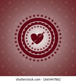 Corazón con icono de flecha dentro del emblema rojo estilo retro