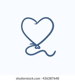 Icono de esbozo vectorial de globo de corazón aislado en el fondo. Icono de globo de corazón dibujado a mano. Icono de esbozo de globo de corazón para infografía, sitio web o aplicación.