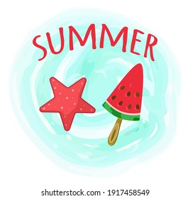 Hola tarjeta de verano con letras rojas dibujadas a mano sobre fondo azul de madera con sandía y estrella del mar. Afiche con símbolos de calidez y vacaciones jugoso trozo de sandía madura en un palo y estrella de mar