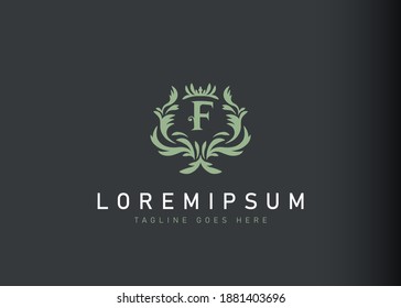 Heraldischer Anfangsbuchstabe F Logo Design. Vektorgrafik des eleganten Blumenbriefes F Icon Design. Modernes Logo-Design mit Emblem-Stil.